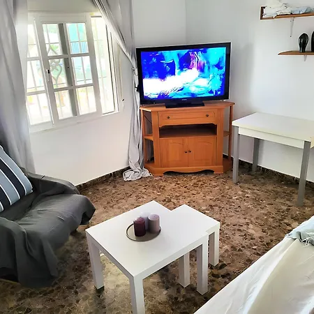 Holiday home Chalet Con Piscina Privada Jardin Del Sol Solo Familias Y Parejas Cadiz