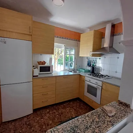 Chalet Con Piscina Privada Jardin Del Sol Solo Familias Y Parejas Holiday home