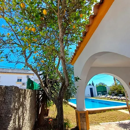 Con Piscina Privada Jardin Del Sol Solo Familias Y Parejas Holiday home *